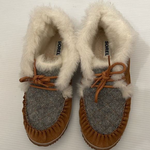 SOREL OUT N ABOUT MOCCASIN SLIP ON WOMENS SIZE 9.5 - Picture 2 of 16